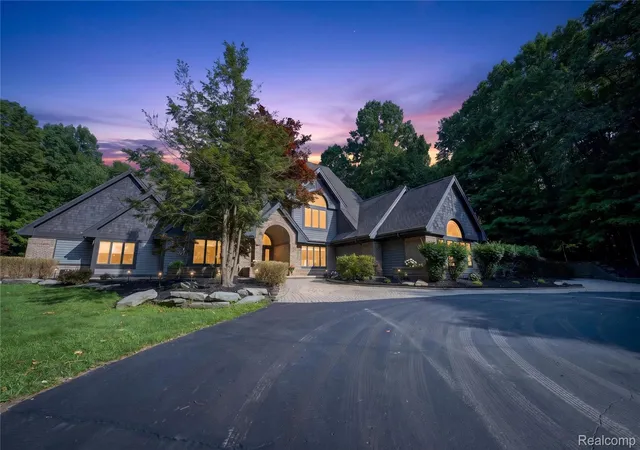 3rd image of 8180 N Ridge Rd, Canton, MI 48187 | MLS# 20261035744