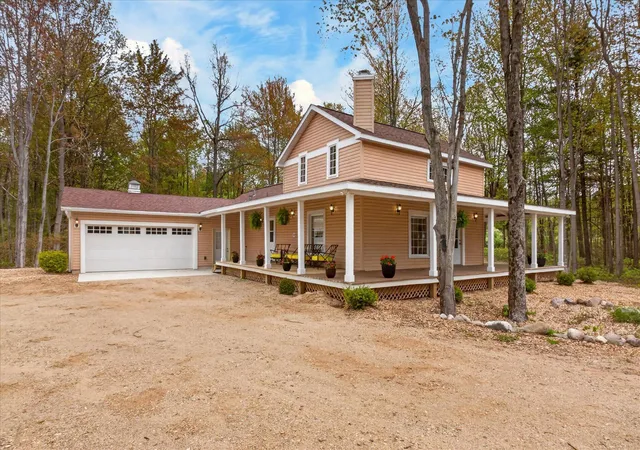 1st image of 6811 116th Ave, Fennville, MI 49408 | MLS# 69026023086