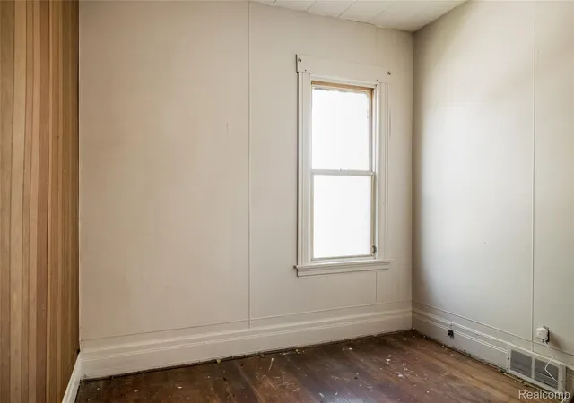 5th image of 8886 Lorman St, Detroit, MI 48214 | MLS# 20261035766
