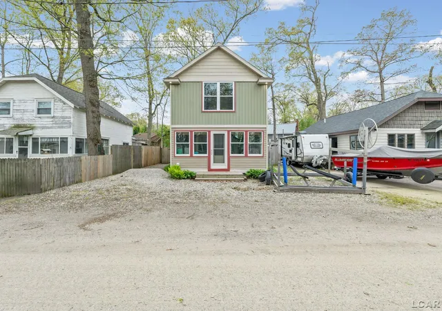 Photo 1 of Single family home for sale at 2128 Glenwood Ct, Brooklyn, MI 49230 | MLS# 56050208003 | Listing updated on 2026-08-26