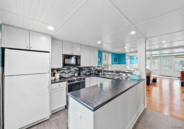 Photo 2 of Single family home for sale at 2128 Glenwood Ct, Brooklyn, MI 49230 | MLS# 56050208003 | Listing updated on 2026-08-26