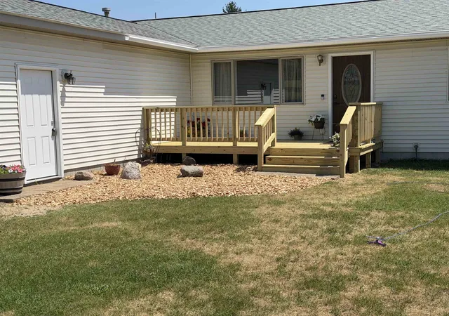 29th image of 1001 Isabella Vista Dr, Weidman, MI 48893 | MLS# 79080068384
