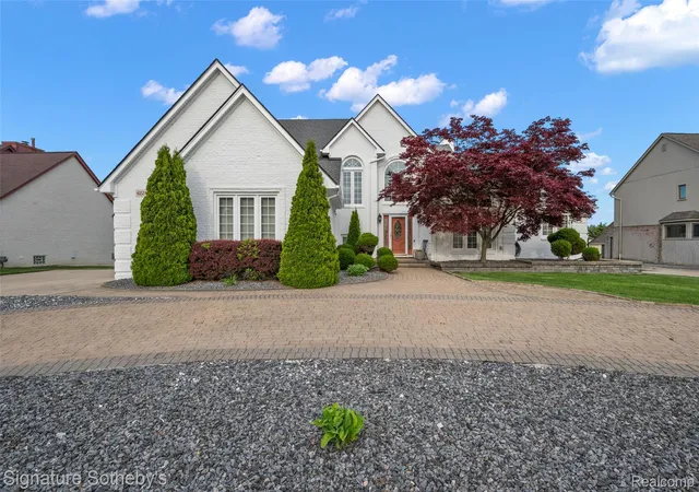 Photo 1 of Single family home for sale at 42280 Locklin Dr, Sterling Heights, MI 48314 | MLS# 20261035789 | Listing updated on 2026-09-17