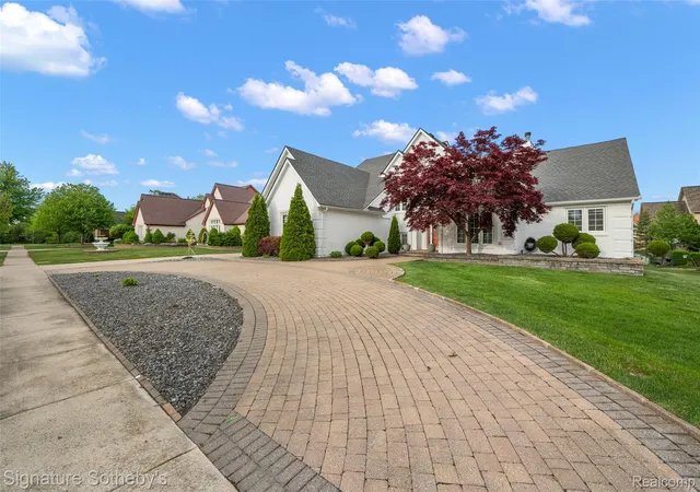 Photo 2 of Single family home for sale at 42280 Locklin Dr, Sterling Heights, MI 48314 | MLS# 20261035789 | Listing updated on 2026-09-17