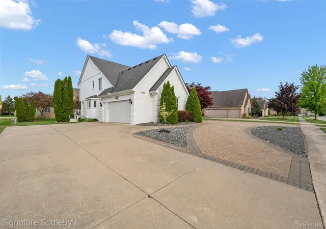 Photo 3 of Single family home for sale at 42280 Locklin Dr, Sterling Heights, MI 48314 | MLS# 20261035789 | Listing updated on 2026-09-17