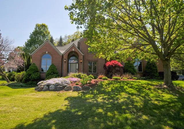 Photo 3 of Single family home for sale at 146 Summerfield Ct Sw, Grandville, MI 49418 | MLS# 65026023102 | Listing updated on 2026-09-18