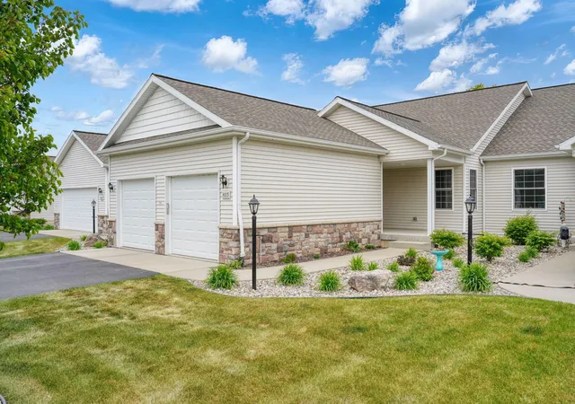 1st image of 4015 Eastbridge Cir, Stockbridge, MI 49285 | MLS# 55026023111