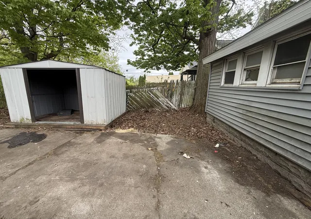 Photo 4 of Single family home for sale at 1801 S Washington Ave, Lansing, MI 48910 | MLS# 71026023127 | Listing updated on 2026-08-27