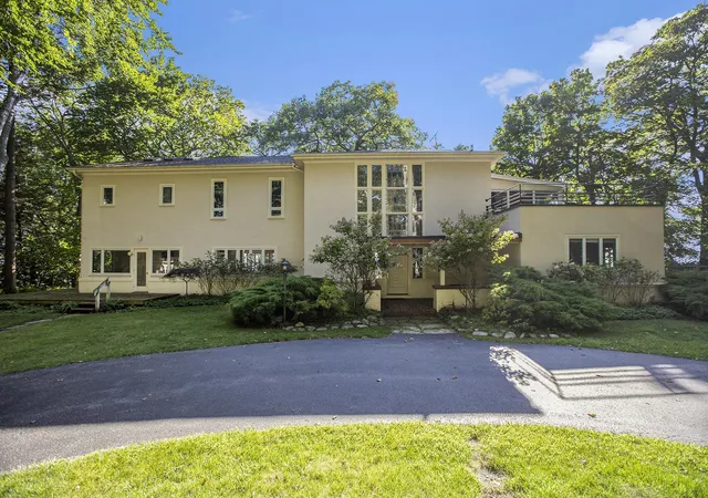 1st image of 501 Michigan Ave, Frankfort, MI 49635 | MLS# 78080068405