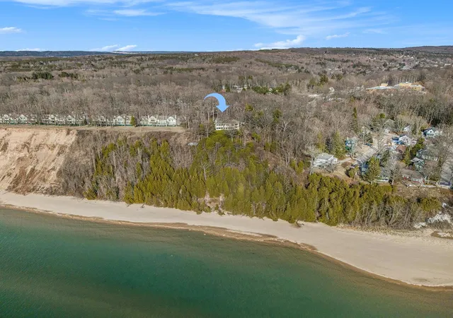 4th image of 501 Michigan Ave, Frankfort, MI 49635 | MLS# 78080068405