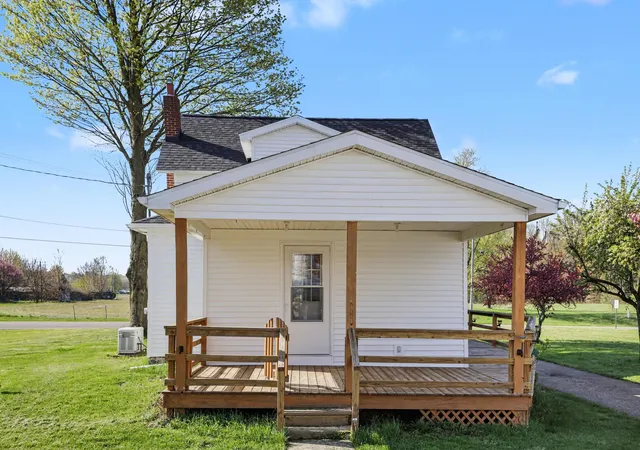 image of 8891 Pennfield Rd, Battle Creek, MI 49017 | MLS# 66026023175