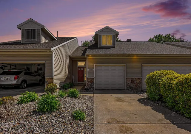 Homes for sale in Hudsonville, MI | 2970 Pebblestone Drive, Hudsonville, MI 49426 | Houzeo