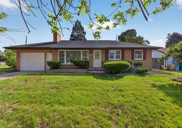 3rd image of 2136 Bruce Ave, Lansing, MI 48915 | MLS# 55026023195