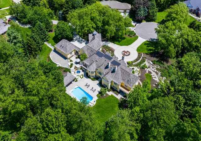 2nd image of 6029 Hillsborough Ct Sw, Grandville, MI 49418 | MLS# 65026023201