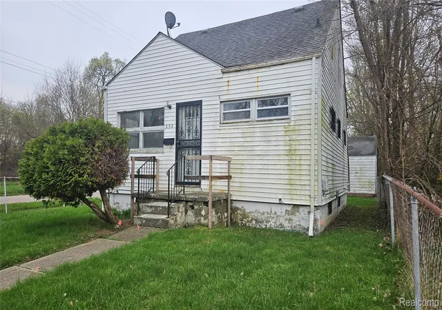 Photo 1 of Single family home for sale at 258 E Hobson Ave, Flint, MI 48505 | MLS# 20261036023 | Listing updated on 2026-07-06