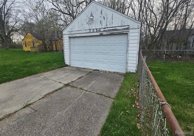 Photo 3 of Single family home for sale at 258 E Hobson Ave, Flint, MI 48505 | MLS# 20261036023 | Listing updated on 2026-07-06