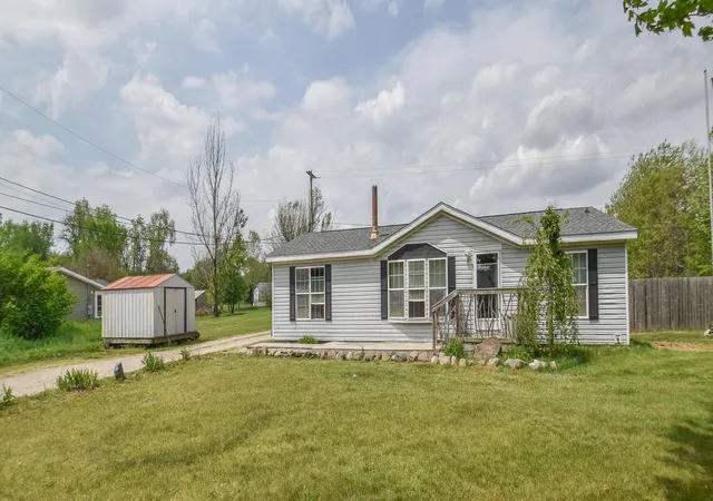 Homes for sale in Coldwater, MI | 444 Block Rd, Coldwater, MI 49036 | MLS# 62026023253