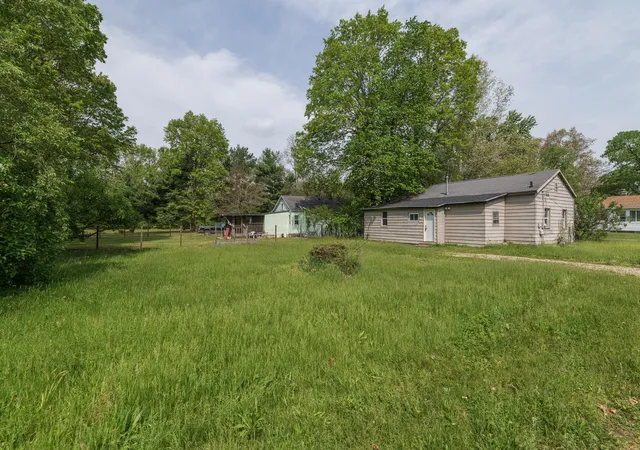 Homes for sale in Dowagiac, MI | 501 2nd Ave, Dowagiac, MI 49047 | MLS# 65026023264