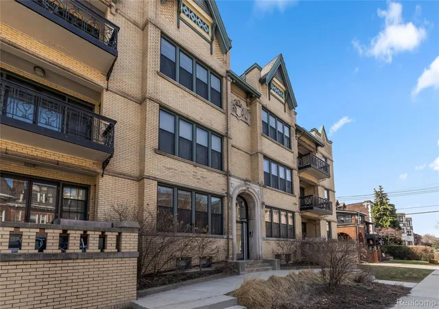Listing Photo 1 - Condo for sale in building located at 615 W Hancock St, Detroit, MI 48201 - Unit #202