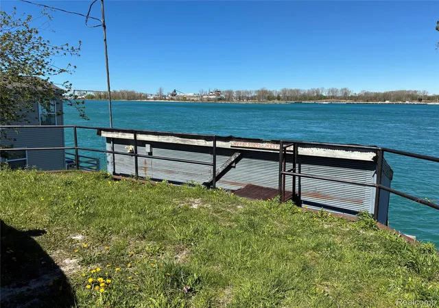 2nd image of 804 Merchant St, Port Huron, MI 48060 | MLS# 20261036100