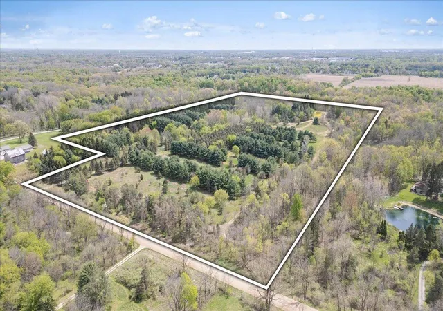 Homes for sale in Grand Ledge City Eaton, MI | 8121 W Eaton, Grand Ledge City Eaton, MI 48837 | MLS# 71026023288