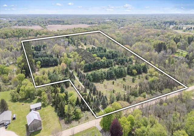 Homes for sale in Grand Ledge City Eaton, MI | 8121 W Eaton, Grand Ledge City Eaton, MI 48837 | MLS# 71026023288