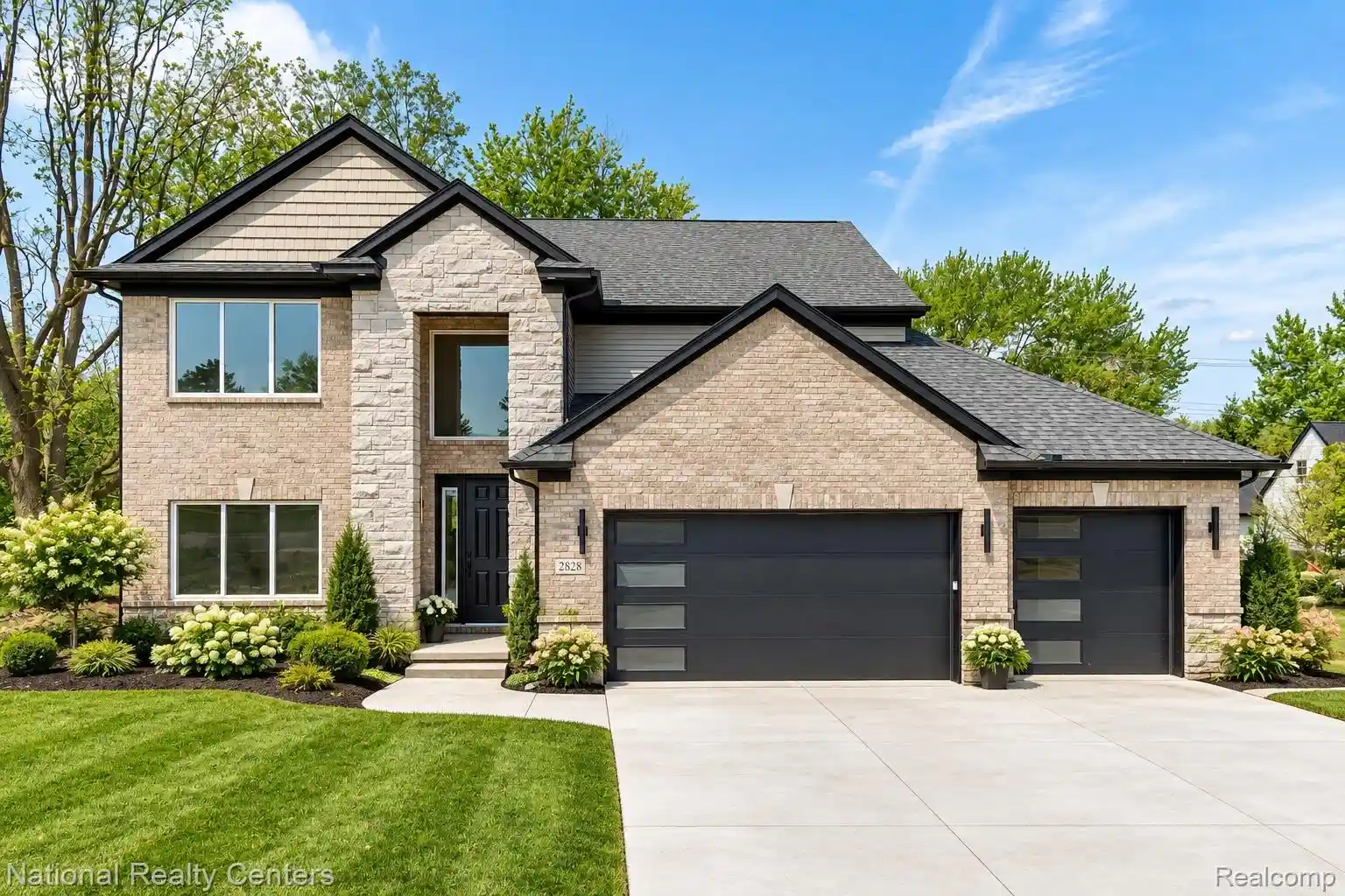 Photo 1 of Single family home for sale at 2828 S Livernois Rd, Rochester Hills, MI 48307 | MLS# 20261036130 | Listing updated on 2026-10-31