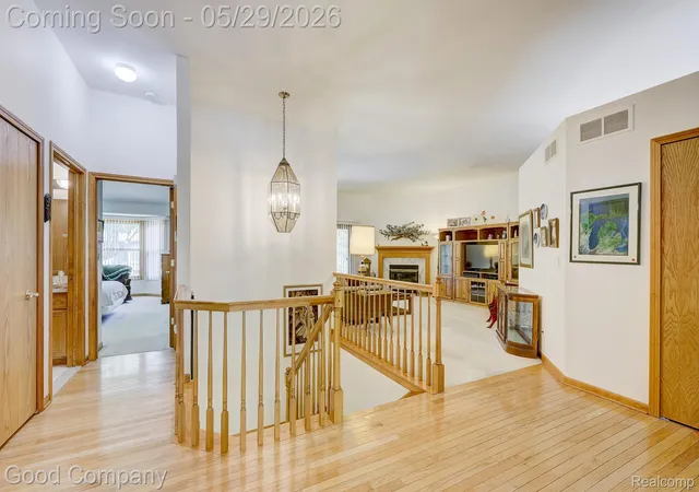 Listing Photo 3 - Condo for sale in building located at 4439 Larkspur Ct, Warren, MI 48092