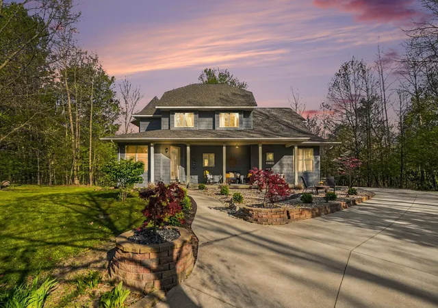 3rd image of 14888 County Road 687, South Haven, MI 49090 | MLS# 66026023320