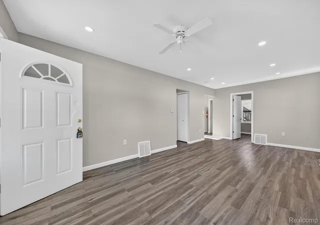 Photo 3 of Multi family home for sale at 453 Manatee Ave, Hazel Park, MI 48030 | MLS# 20261036190 | Listing updated on 2026-07-07