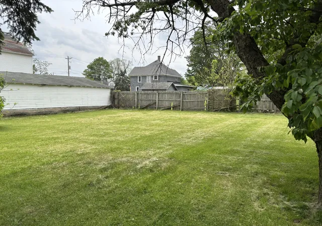 Homes for sale in Sturgis, MI | 202 N Clay St, Sturgis, MI 49091 | MLS# 68026023401