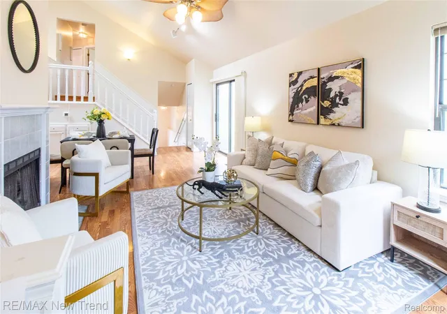 Listing Photo 5 - Condo for sale in building located at 2521 Country Vlg Ct, Ann Arbor, MI 48103