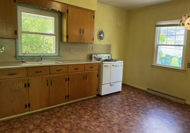 Photo 2 of Single family home for sale at 140 S Mansfield St, Ypsilanti, MI 48197 | MLS# 81026023410 | Listing updated on 2026-05-29