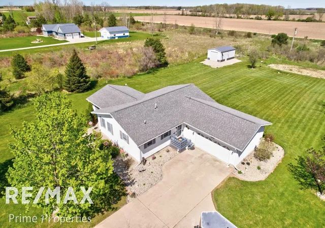 2nd image of 872 Huron Crest Dr, Bad Axe, MI 48413 | MLS# 5050208187