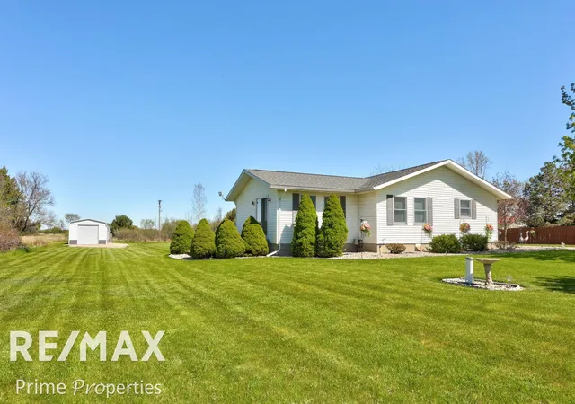 4th image of 872 Huron Crest Dr, Bad Axe, MI 48413 | MLS# 5050208187