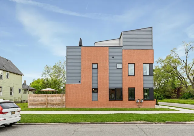 2nd image of 1803 Perry St, Detroit, MI 48216