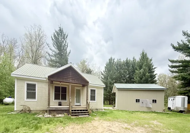Photo 1 of Single family home for sale at 2472 W 14 Mile Rd, Lilley Township Newaygo, MI 49309 | MLS# 72026023439 | Listing updated on 2026-09-17