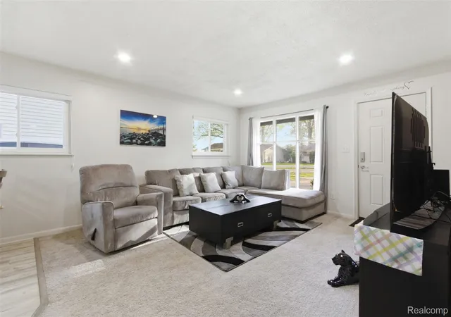 Photo 3 of Single family home for sale at 28032 Fairfax St, Southfield, MI 48076 | MLS# 20261036401 | Listing updated on 2026-09-01
