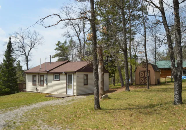 Photo 2 of Single family home for sale at 832 Hillcrest Dr, Mio, MI 48647 | MLS# 77080068463 | Listing updated on 2026-05-27