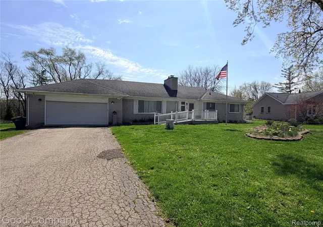 5th image of 25400 Springbrook Dr, Farmington Hills, MI 48336 | MLS# 20261036424