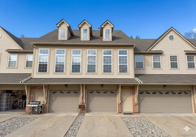 Homes for sale in Shelby Charter Township Macomb, MI | 5151 Parsley Dr #33, Shelby Charter Township Macomb, MI 48316 | MLS# 20261036465