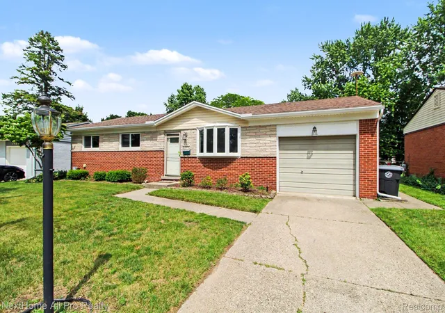 Photo 3 of Single family home for sale at 14242 Park St, Livonia, MI 48154 | MLS# 20261036472 | Listing updated on 2026-09-30