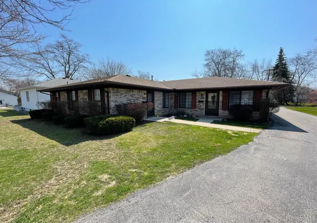 Photo 1 of Sale Pending at 2009 W 14 Mile Rd, Royal Oak, MI 48073 | MLS# 20261036498 | Listing updated on 2026-08-01