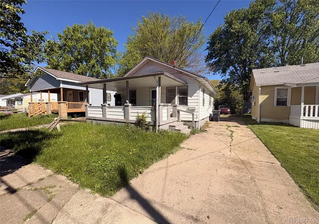 Photo 2 of Single family home for sale at 814 Alvord Ave, Flint, MI 48507 | MLS# 20261036508 | Listing updated on 2026-07-06