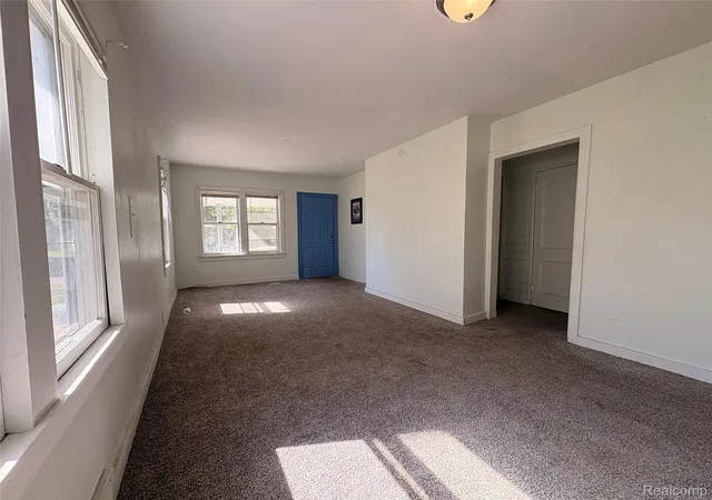 Photo 4 of Single family home for sale at 814 Alvord Ave, Flint, MI 48507 | MLS# 20261036508 | Listing updated on 2026-07-06