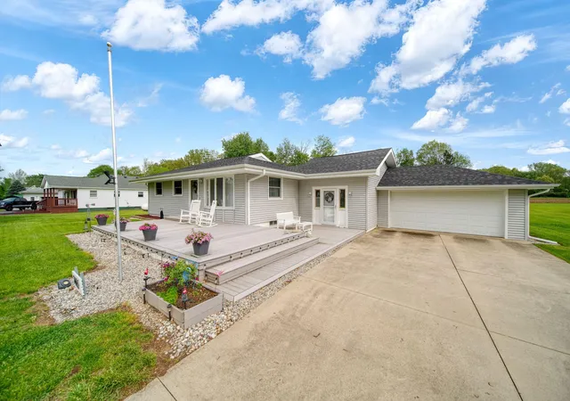 Photo 2 of Single family home for sale at 7465 Cement City Rd, Brooklyn, MI 49230 | MLS# 55026023523 | Listing updated on 2026-05-22