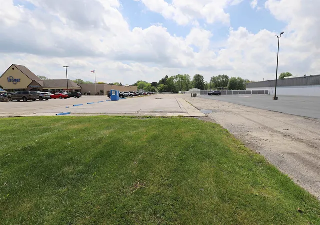 Homes for sale in Flushing, MI | 1524 E Pierson Rd, Flushing, MI 48433 | MLS# 5050208257