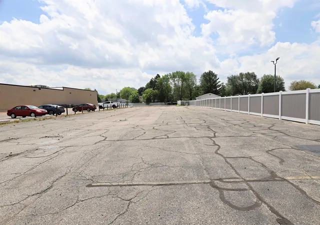 Homes for sale in Flushing, MI | 1524 E Pierson Rd, Flushing, MI 48433 | MLS# 5050208257
