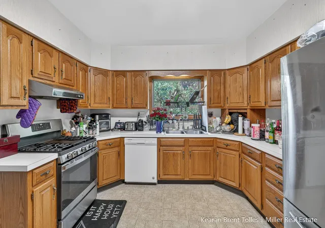 Photo 4 of Single family home for sale at 527 N Boltwood St, Hastings, MI 49058 | MLS# 65026023589 | Listing updated on 2026-07-29