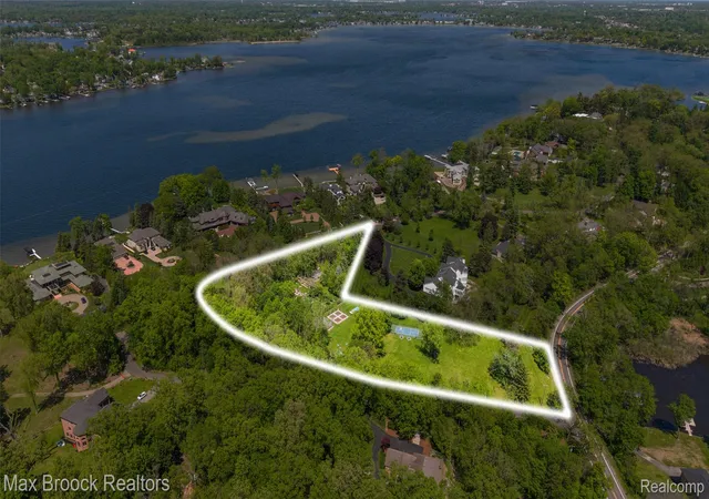 Homes for sale in Orchard Lake Village City Oakland, MI | 4785 Dow Ridge Rd, Orchard Lake Village City Oakland, MI 48324 | MLS# 20261036645